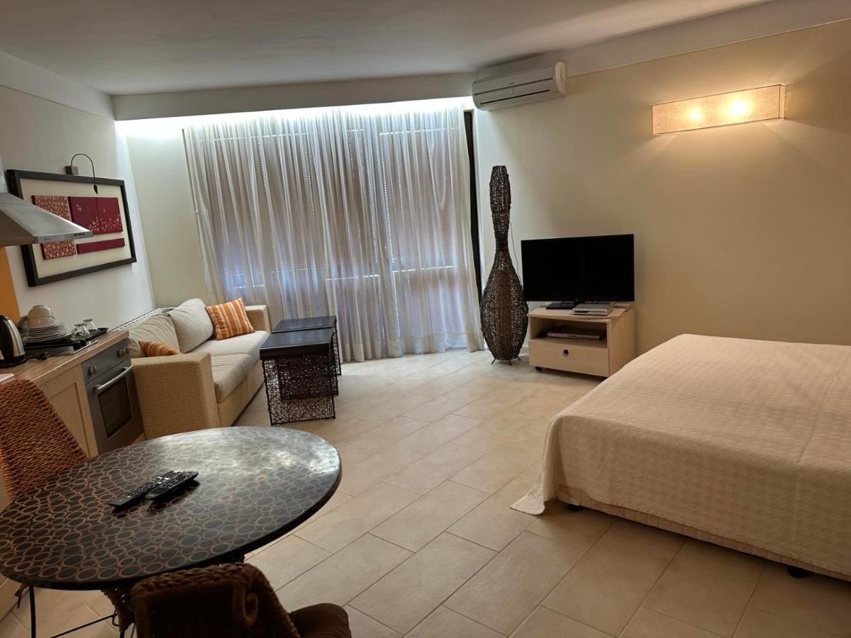 Oazis Vip Club Aparthotel Pantai Sunny Luaran gambar