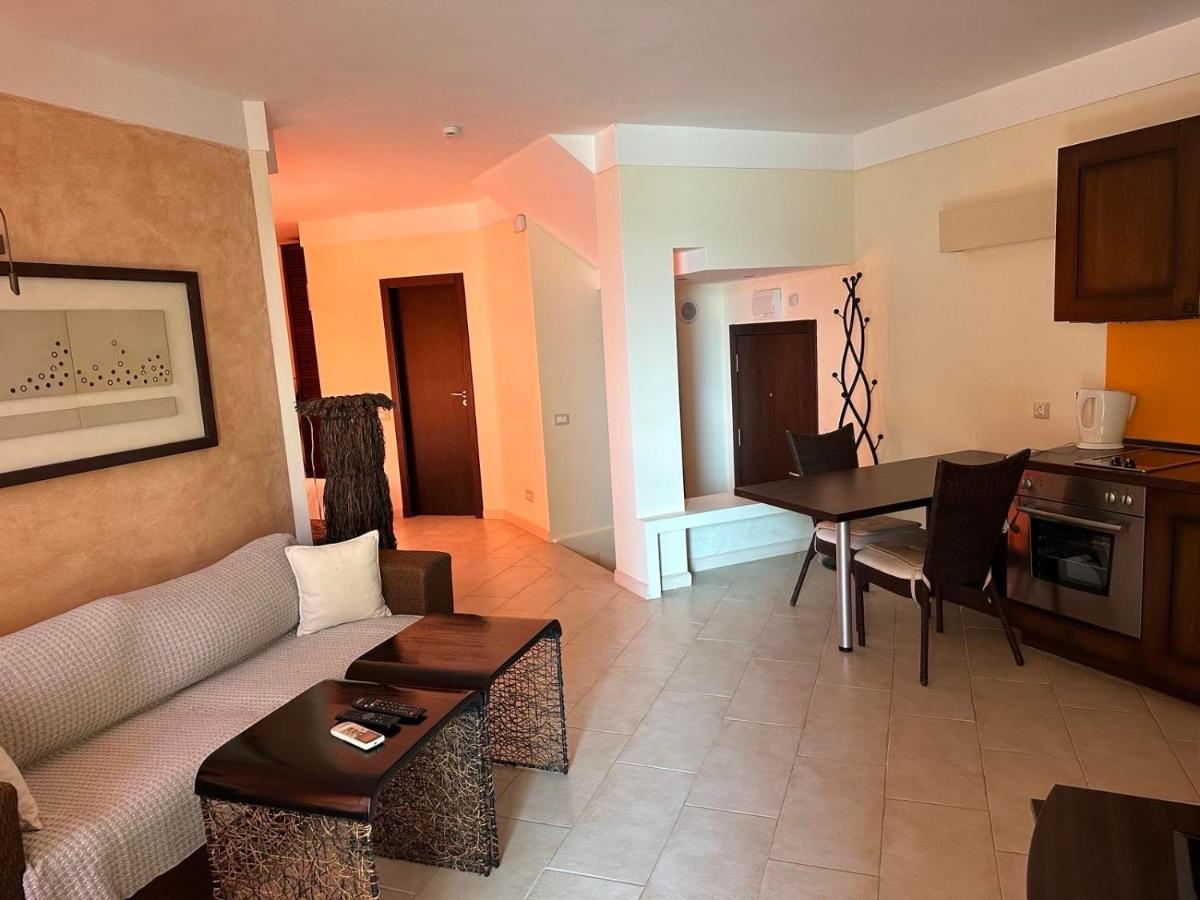 Oazis Vip Club Aparthotel Pantai Sunny Luaran gambar