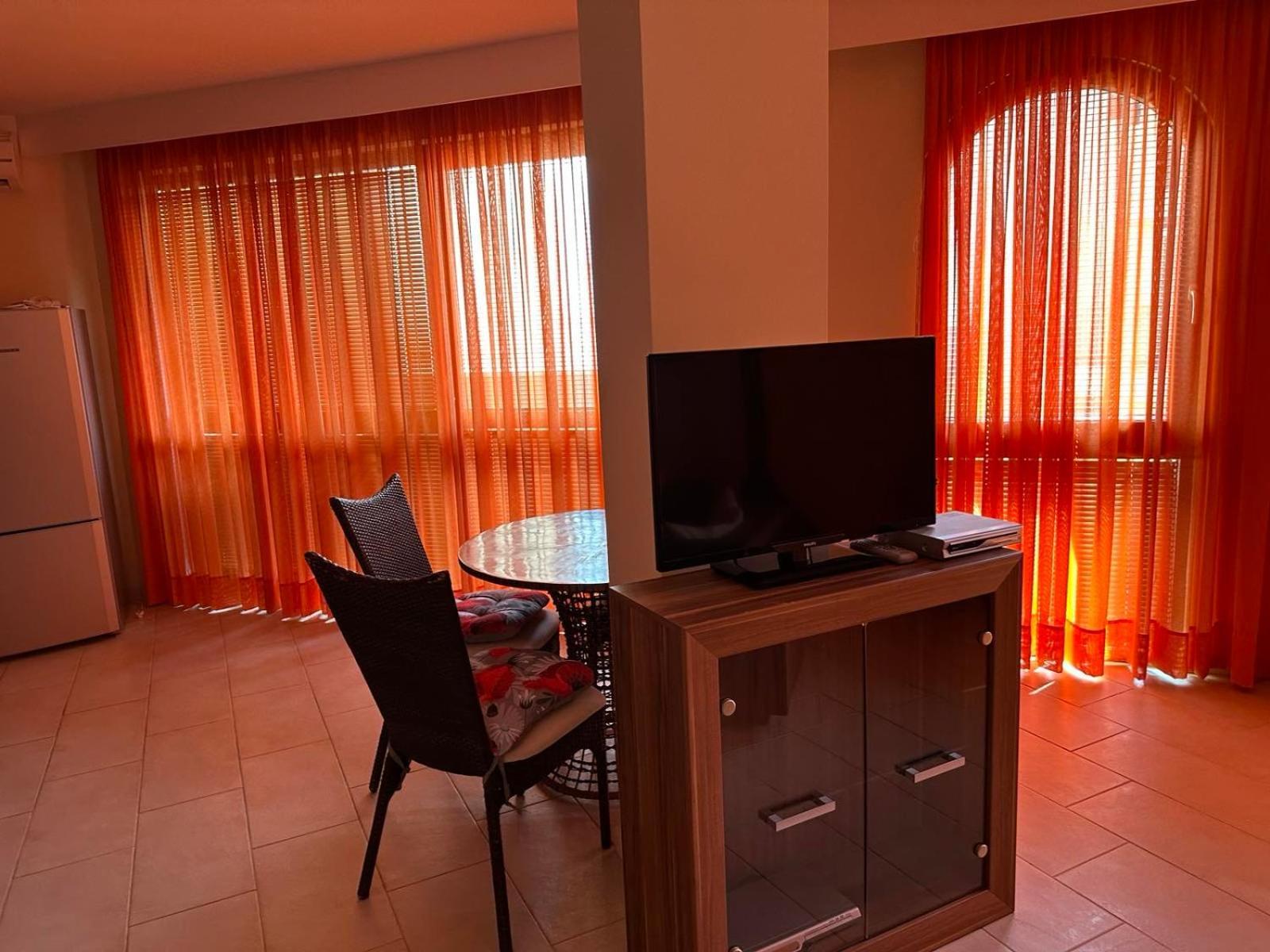 Oazis Vip Club Aparthotel Pantai Sunny Luaran gambar